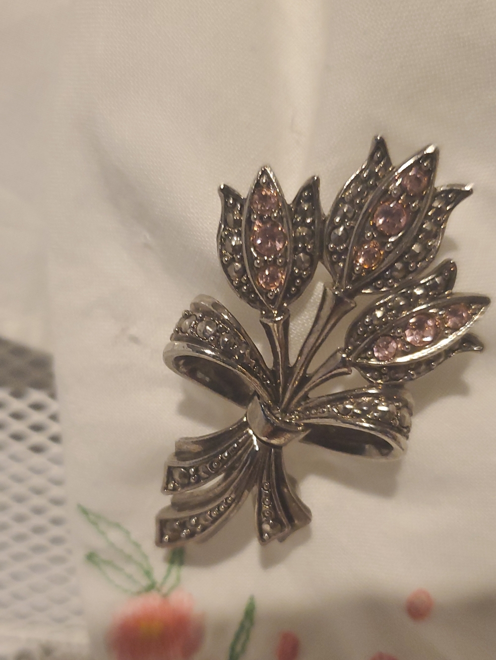Avon Vintage Silver Tone Tulip Floral Brooch with Pink Crystal Accents 1996